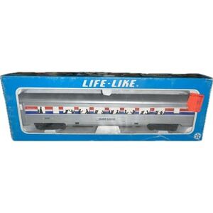 Vintage HO Train Life-Like Amtrak Sliver Lodge #9451 Passenger Car